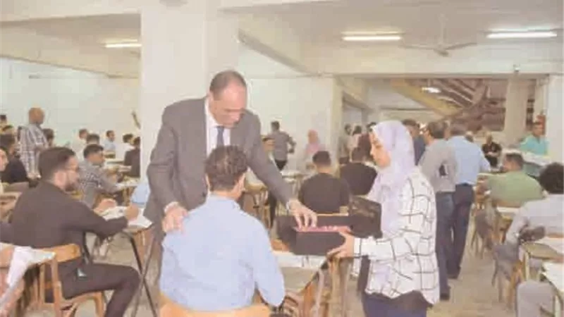 ملاحق أولي وثانية ثانوي .. حائرة والطلاب وأولياء الأمور يريدونها مبكراً