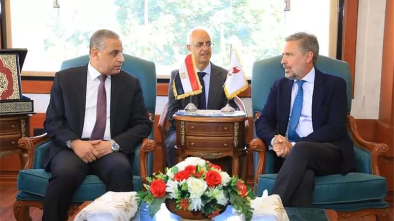 محافظ سوهاج يستقبل السفير الإيطالي في زيارته الأولى