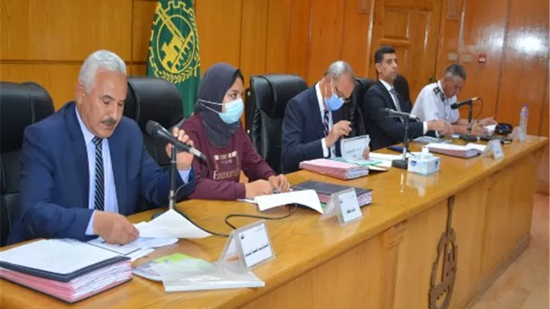 الهجان يجتمع بالمجلس التنفيذي لمناقشة عدد من الملفات والمشروعات الجاري تنفيذها بالقليوبية
