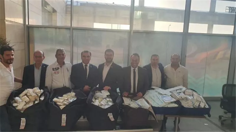 ضبط 36 الف عبوة من الخيوط الجراحية والمستلزمات الطبية مع راكبين قادمين من تركيا