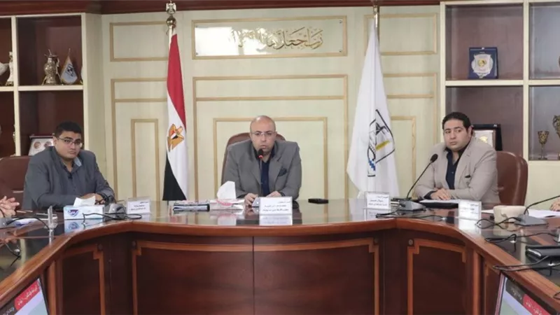 محافظ بني سويف يهنئ أهالى المحافظه بمناسبة ذكرى ثورة 30 يونية وعيد الاضحى