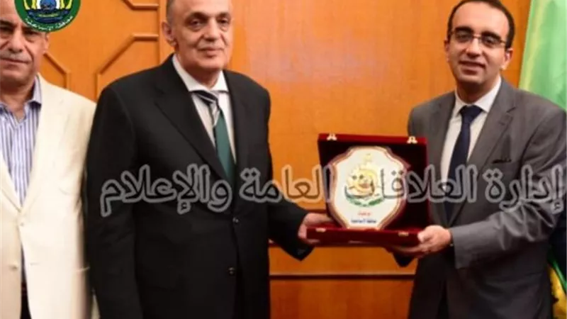 لجنة المشروعات المتوسطة بالبرلمان تسلم تراخيص وشيكات تمويل في الإسماعيلية