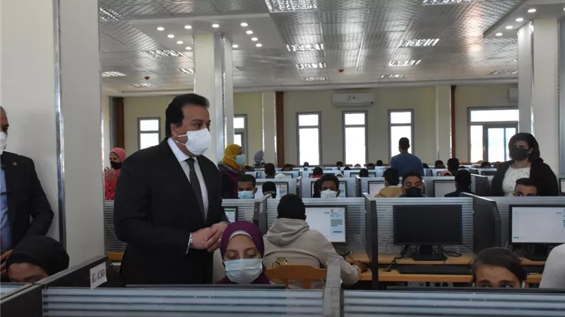 الجامعات المصرية تنجح في عقد الاختبارات الإلكترونية بـ117 كلية