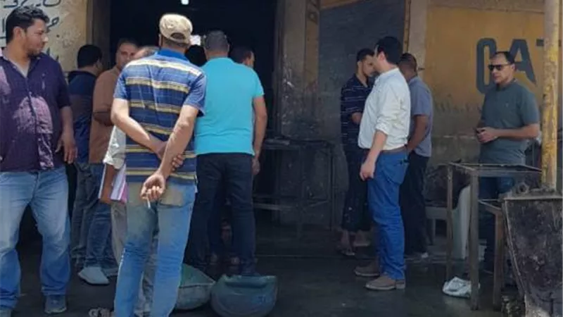 غلق ٦ منشآت بدون ترخيص ومقامة على املاك الدولة بالمنطقة الصناعية بالجيزة