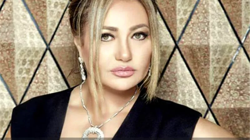 ليلى علوى تحتفل بذكرى ثورة 30 يونيو.. فيديو
