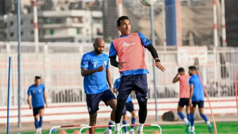 لاعبو الزمالك يحتفلون بعيد ميلاد “عبد الشافي”