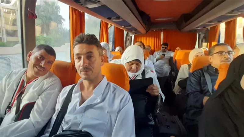 محافظ بني سويف يطمئن على سفر حجاج الجمعيات الأهلية 