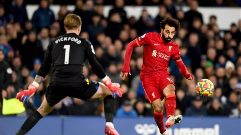 6 تحديات تنتظر محمد صلاح بعد التجديد مع ليفربول