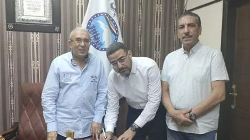 المستشار الهندسى لجامعة أسيوط يوقع إستمارة انضمامه لحزب مستقبل وطن