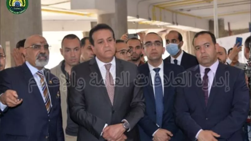 وزير التعليم العالي يتفقد مستشفى التأهيل الطبي التخصصي بالإسماعيلية..صور