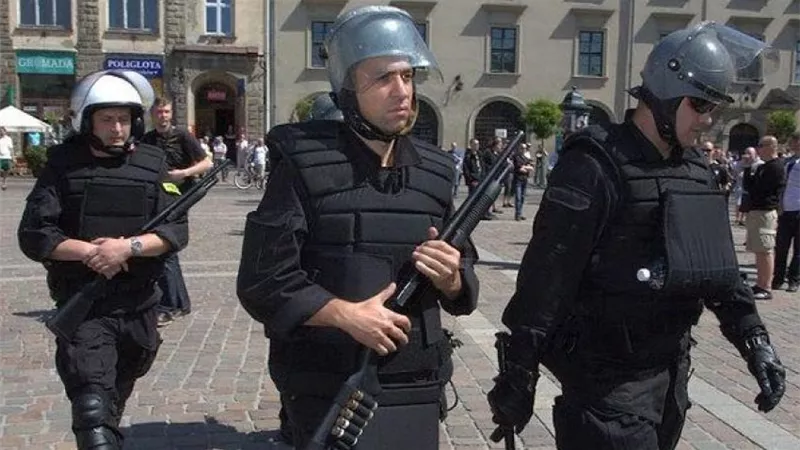قتيل وستة جرحى في تبادل لإطلاق النار بين مهاجرين في صربيا