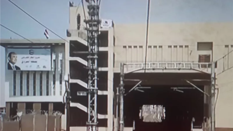 22 قطارا بالمرحلة الاولى .. الوزير يستعرض آلية عمل القطار الكهربائى