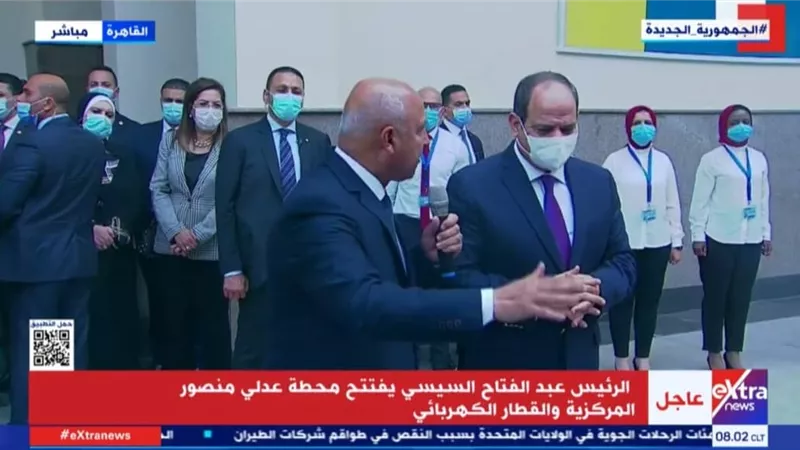 الرئيس السيسى يتفقد محطة بدر الخاصة بالقطار الكهربائى الخفيف