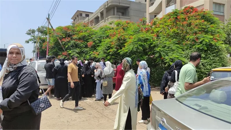 آراء متباينة لطلاب الثانوية العامة فى امتحان الكيمياء والجغرافيا بالدقهلية