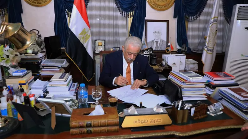 وزير التعليم يعتمد نتيجة الدبلومات الفنية الدور الأول 2022/2021
