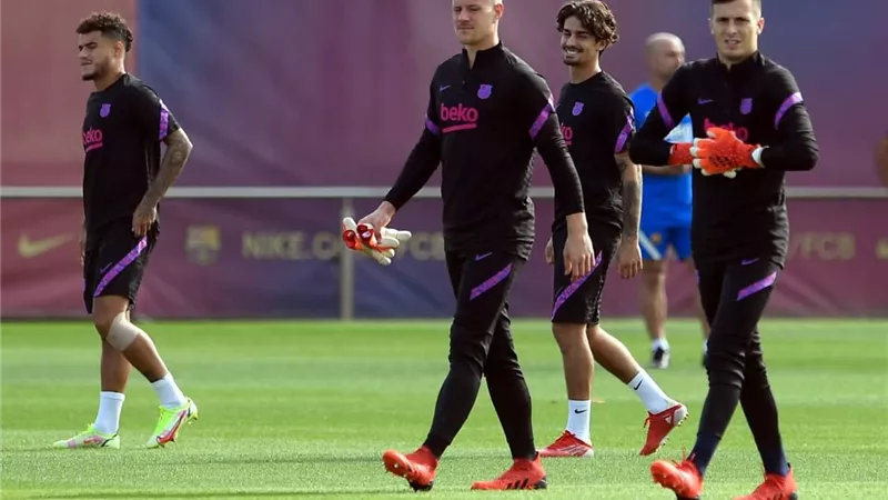 لاعب جديد يرحل عن برشلونة بسبب تشافي