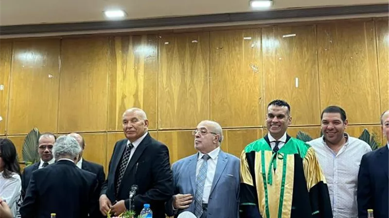 مناقشة دكتوراه بعنوان