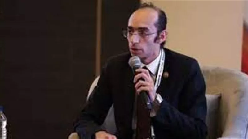 محمد عبد العزيز عن سردية 30 يونيو: دولة الانجاز في مواجهة البيروقراطية والرتابة