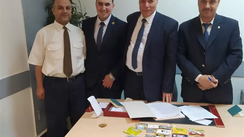 ضبط راكبين بحوزتهما ماريجوانا وكوكايين وحلويات وسجائر الكترونية بهم مخدرات