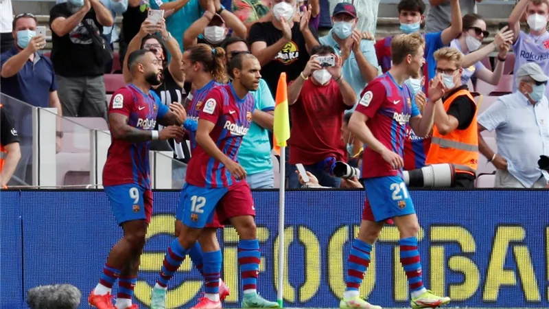 توتنهام يرغب في التعاقد مع مهاجم برشلونة.. والنادي يحدد سعره