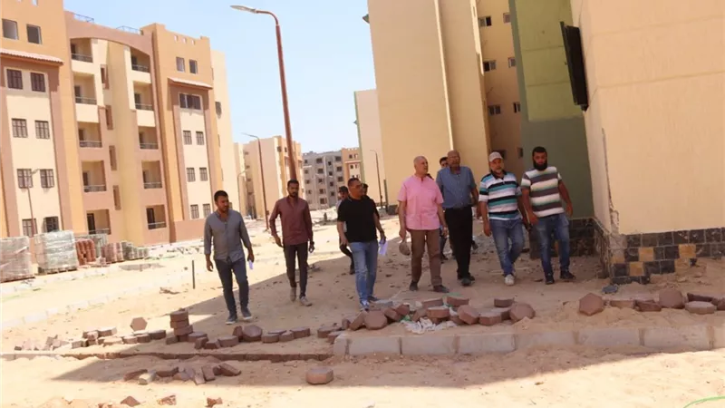 رئيس جهاز العاشر : جاري الانتهاء من تنفيذ عمارات الاسكان الاجتماعى بالحى ٣٣
