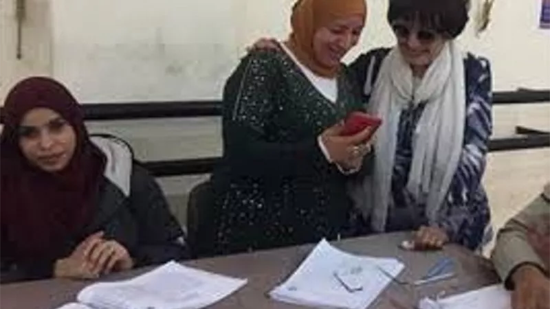 سميرة احمد يدلى بصوته فى كلية التربية الرياضية بالزمالك .. صور
