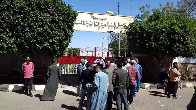 إقبال من صيادى بحيرة ناصر للإدلاء بأصواتهم جنوب أسوان