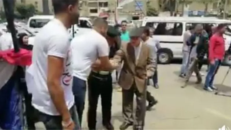 كبار السن لبوا نداء الوطن بلجان الجامعة العمالية .. فيديو