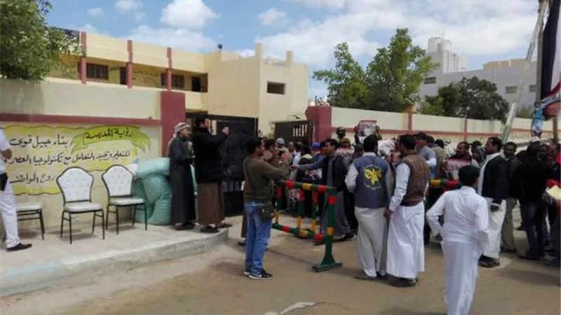 اقبال كبير على لجان الاستفتاء بمدن الحدود المصرية الليبية وواحة سيوة..صور