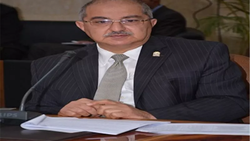رئيس جامعة أسيوط يعلن مشاركته فى للاستفتاء على التعديلات الدستورية