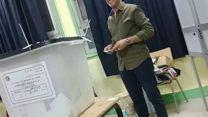 امين سر لجنة العلاقات الخارجية يدلي بصوته