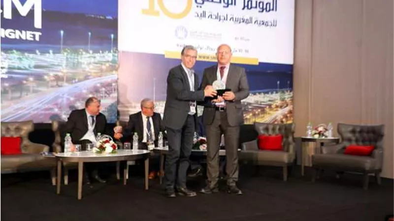طوابير الناخبين أمام اللجان بسوهاج منذ الصباح الباكر..والسيدات يلوحن بعلامات النصر