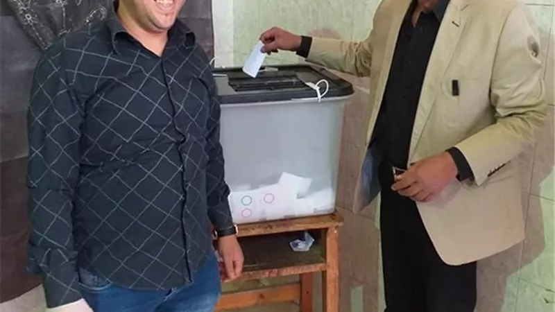 جمال عبد الناصر يدلى بصوته فى الاستفتاء على التعديلات الدستورية بالهرم .. صور