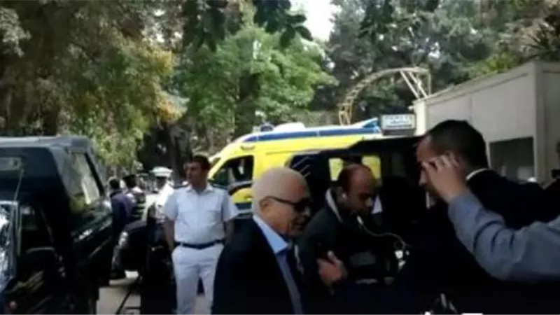 امين جامعة الدول العربية السابق يدلى بصوته فى لجنة الزمالك