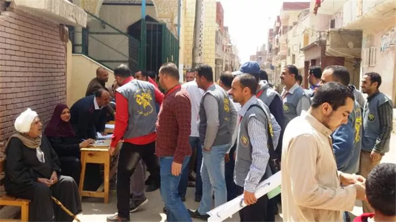 محافظ الشرقية يتابع الاستفتاء على التعديلات الدستورية