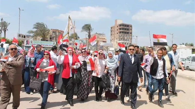 بالصور .. مظاهرة حب وتأييد للتعديلات الدستورية من قيادات وطلاب التربية النوعية بالمنوفية