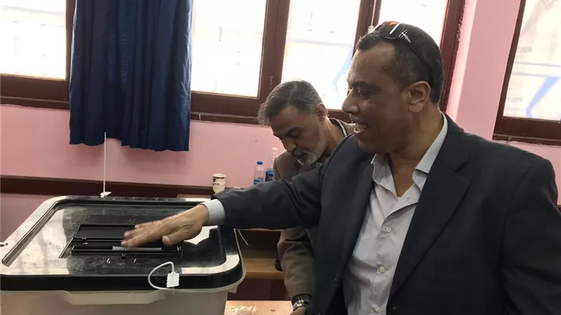 المهندس كامل ابو زهرة يدلي بصوته في الاستفتاء علي التعديلات الدستورية