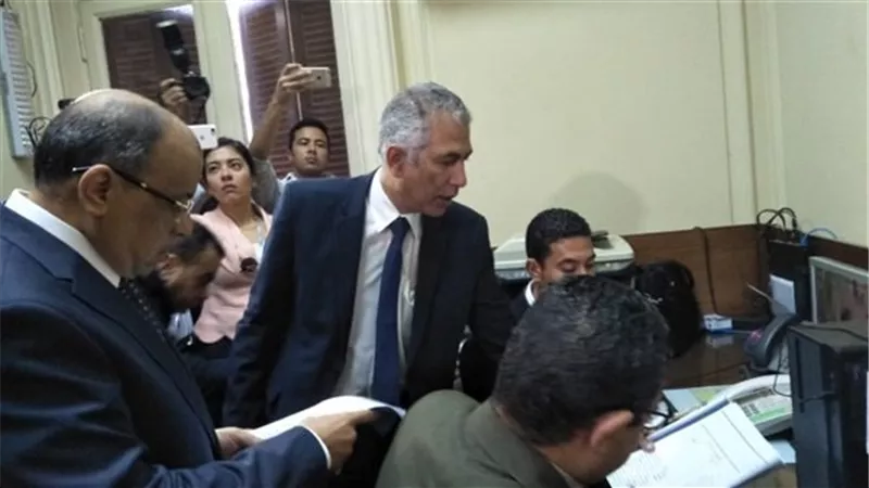 وزير التنمية المحلية يتابع الاستفتاء من عمليات الوزارة في اليوم الثاني