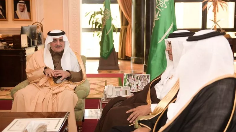 أمير تبوك يطمئن على سير الاختبارت في مدارس المنطقة