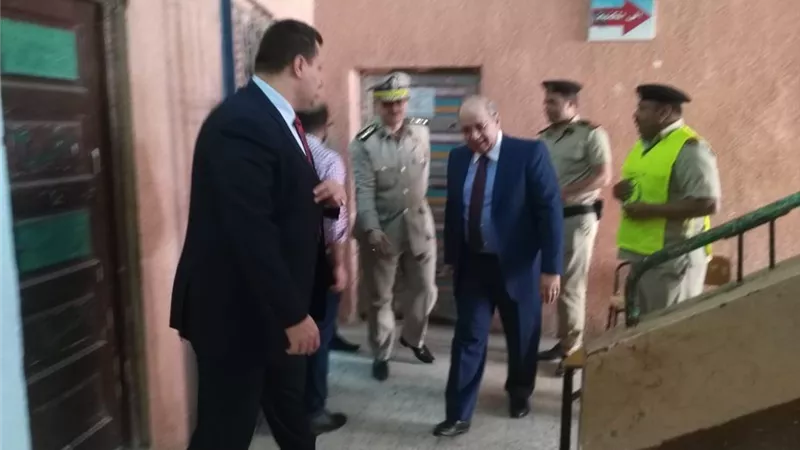 رئيس مجلس الدولة يدلي بصوته فى الاستفتاء على التعديلات الدستورية