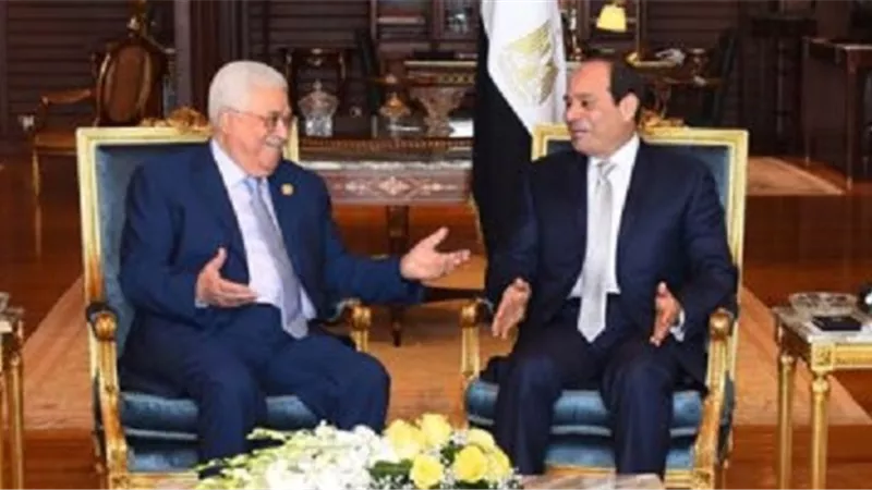 الرئيس الفلسطينى يغادر القاهرة عقب لقاء السيسي
