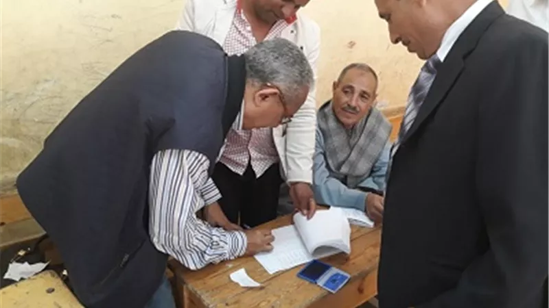 امين عام حزب مستقبل وطن باسيوط يدلي بصوته بمسقط راسه بابنوب