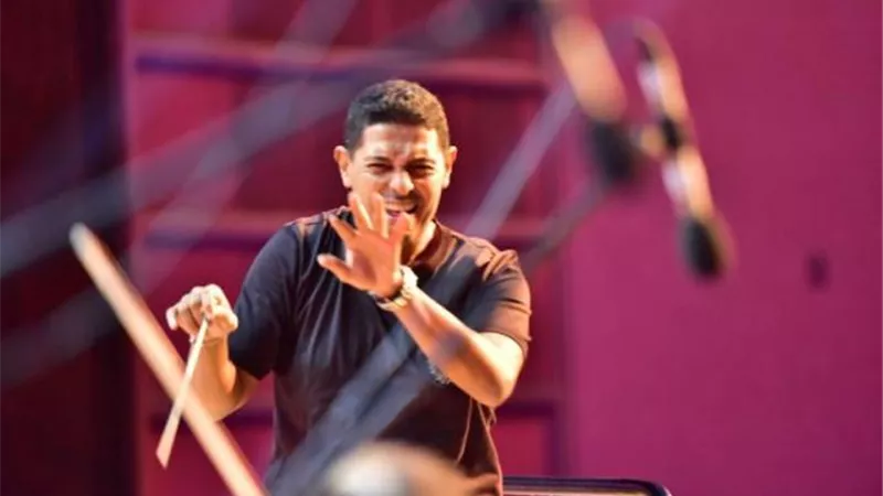 العالمى هانى فرحات يستعد لحفل أنغام و محمد عبده بالبروفات