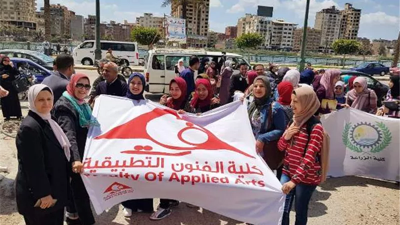 في ثاني أيام الاستفتاء .. إقبال كثيف بلجنة الوافدين بدمياط