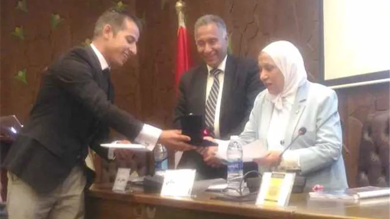 السيد محمد رمضان .. يحصد جائزة الدكتور أحمد زويل لعلوم الليزر 2019