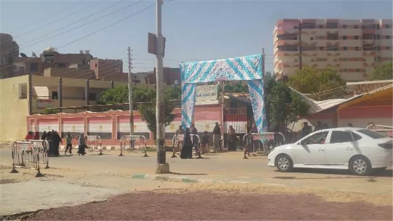 فتح لجان الاستفتاء على التعديلات الدستورية بالوادي الجديد فى ثالث ايام التصويت