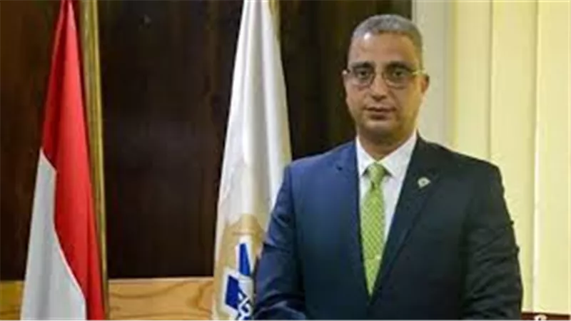 محافظ سوهاج يترأس غرفة العمليات الرئيسية للاستفتاء بالمحافظة