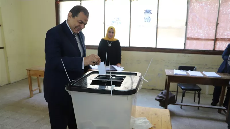 سعفان يدلي بصوته علي التعديلات الدستورية .. ويؤكد : المصريون يضربون أروع المثل في ممارسة حقوقهم السياسية