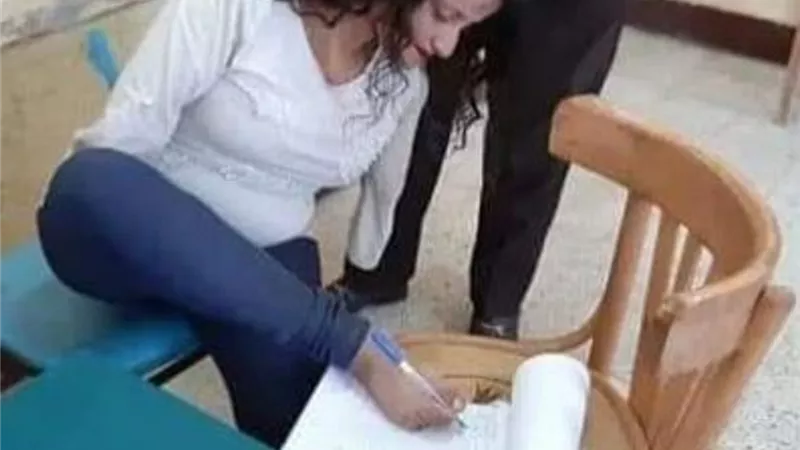 اللقطة الأهم في ثالث ايام الاستفتاء .. حديث السوشيال ميديا