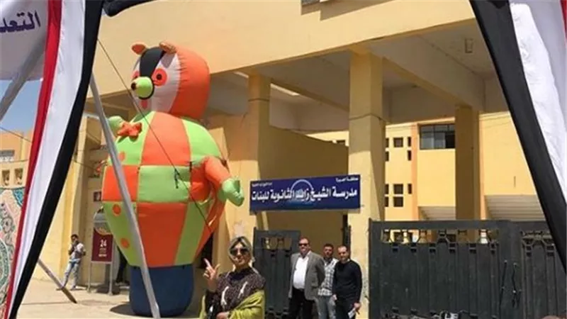بوسى شلبى تدلى بصوتها من دبى